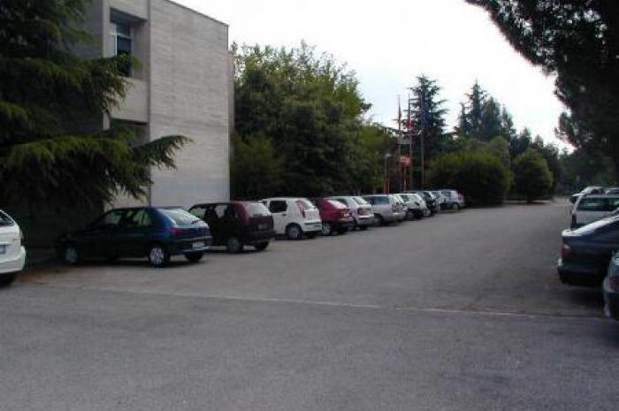 Foto del parcheggio dell'Istituto