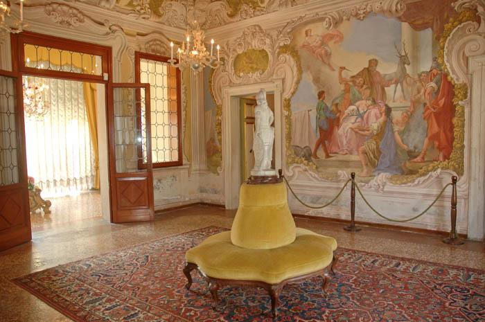 Villa Widmann - interno (Foto di Mario Fletzer)
