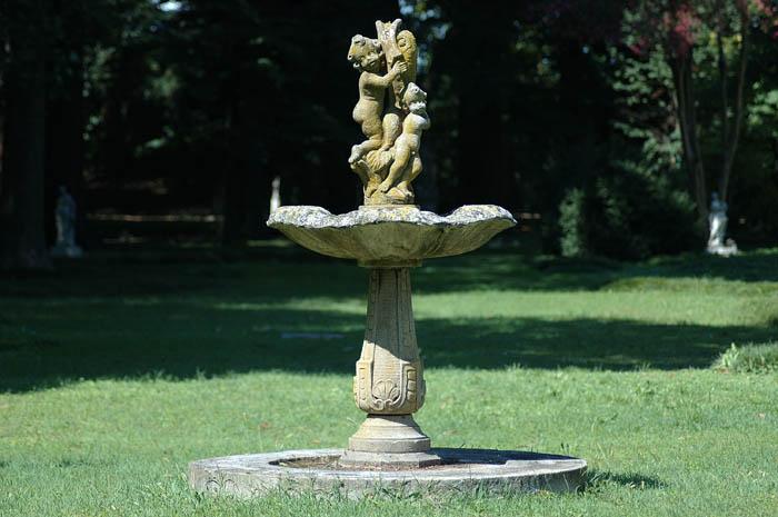 Villa Widmann - fontanella nel parco (foto di Mario Fletzer)