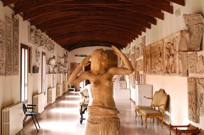 Istituto Statale d'Arte ex Convento dei Carmini - interni