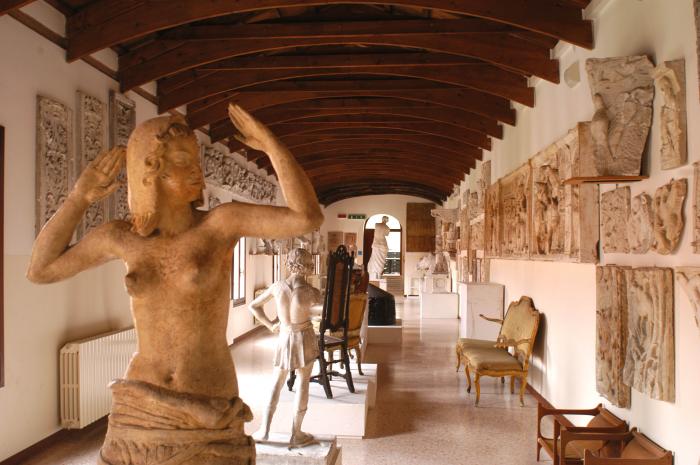 Istituto Statale d'Arte ex Convento dei Carmini - interni