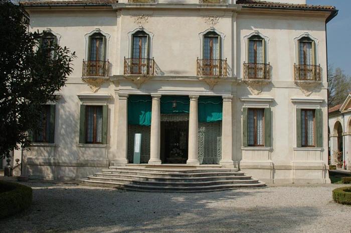 Villa Widmann - ingresso principale (foto di Mario Fletzer)